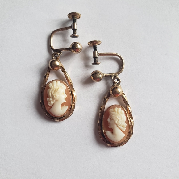 Jewelry - Classic Cameo Drop Earrings in Gold and Cream